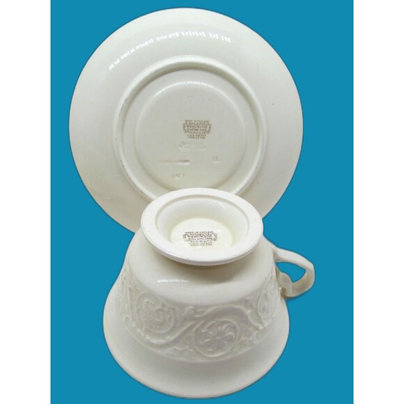 Wedgwood Patrician Ivory Cup And Saucer Set Of 2 Cups 4 Saucers 1 Dessert Plate - Picture 5 of 11